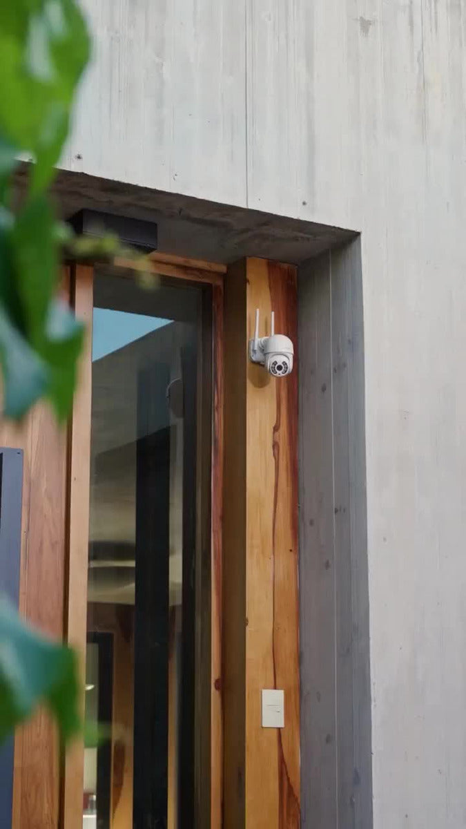 Cámara de Seguridad Wifi IP Gadnic DM200W FHD Motorizada 1080P Audio Bidireccional Conexión Inalámbrica